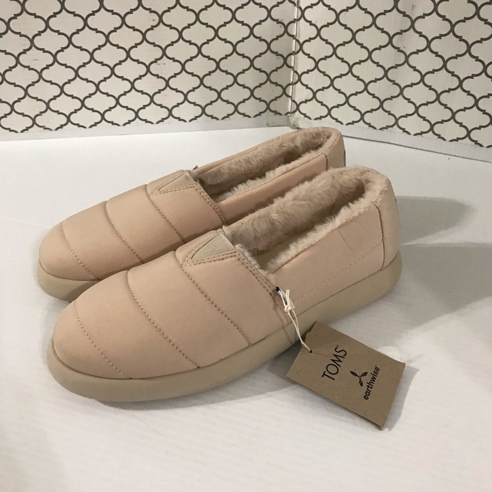 NWT TOMS Women's Slip-On Quilted Faux-Fur Lined Shoes in Blush Size 10